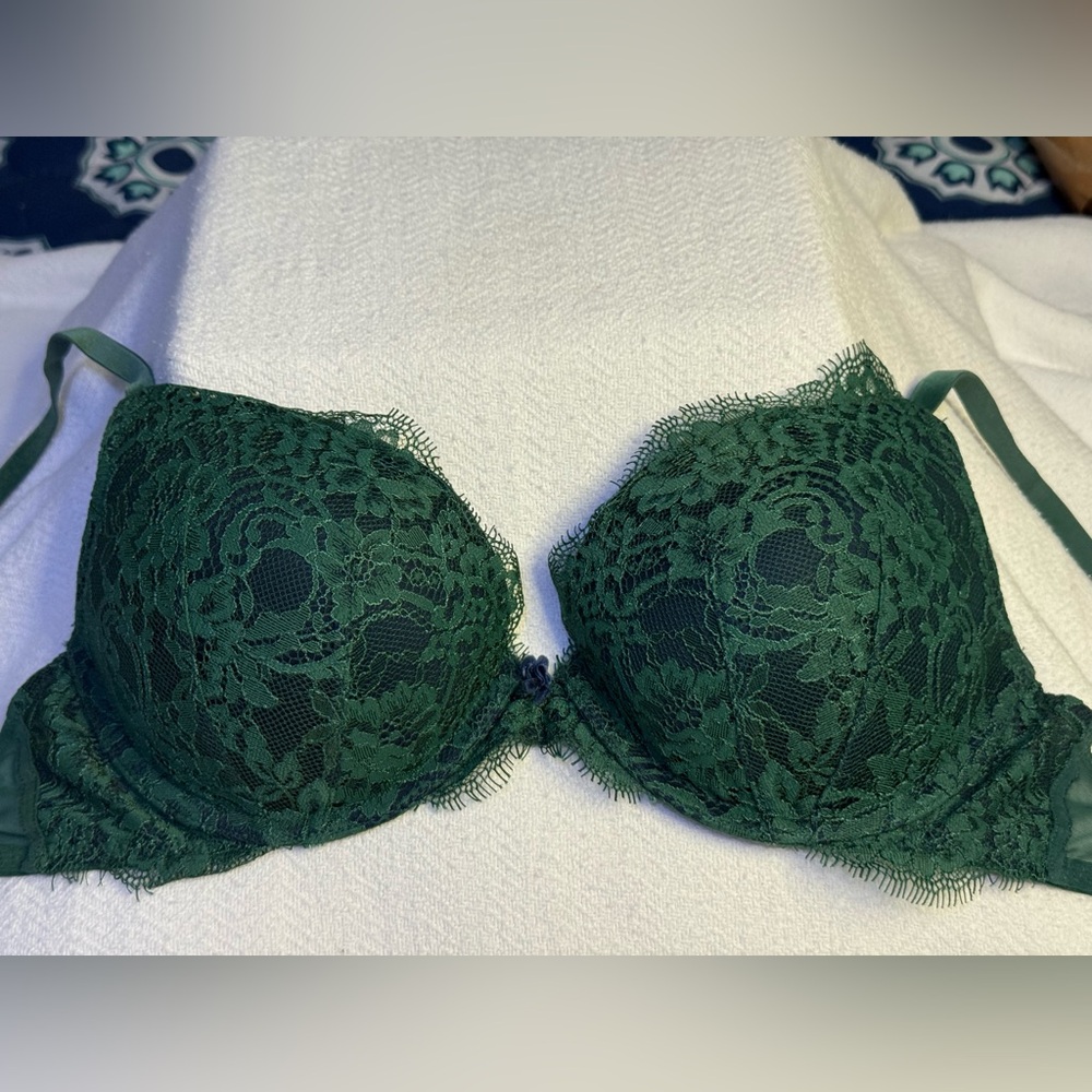 Victoria's Secret 32-D Beautiful Dark Green Lace Push-Up Bra